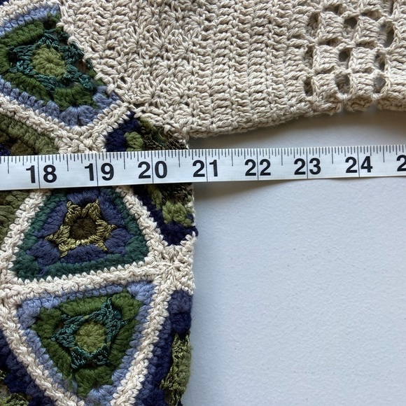 Vintage Y2K Granny Square Cardigan Sweater Crocheted M Petite Boho Cottagecore - Picture 8 of 9
